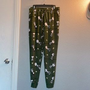 Pajama pants size M.
